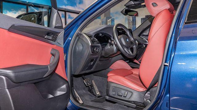 2025 BMW X4 M40i