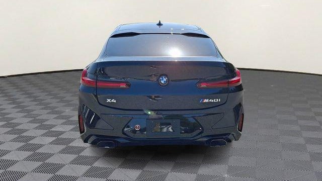2025 BMW X4 M40i