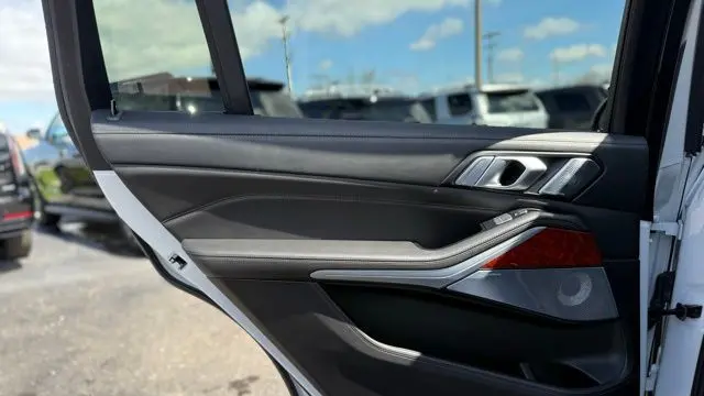 2024 BMW X7 ALPINA XB7