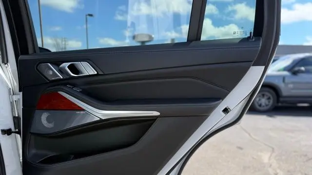 2024 BMW X7 ALPINA XB7
