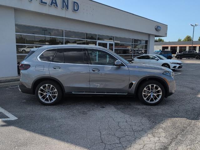 2025 BMW X5 xDrive50e — photo 1 of 36