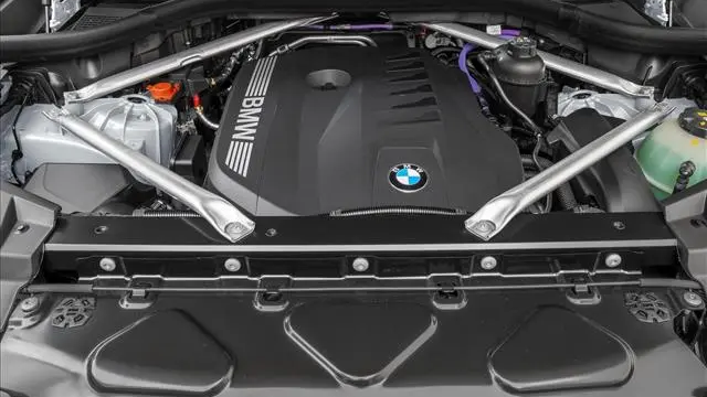 2027 BMW X6 M60i