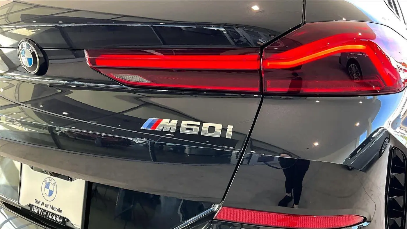 2027 BMW X6 M60i
