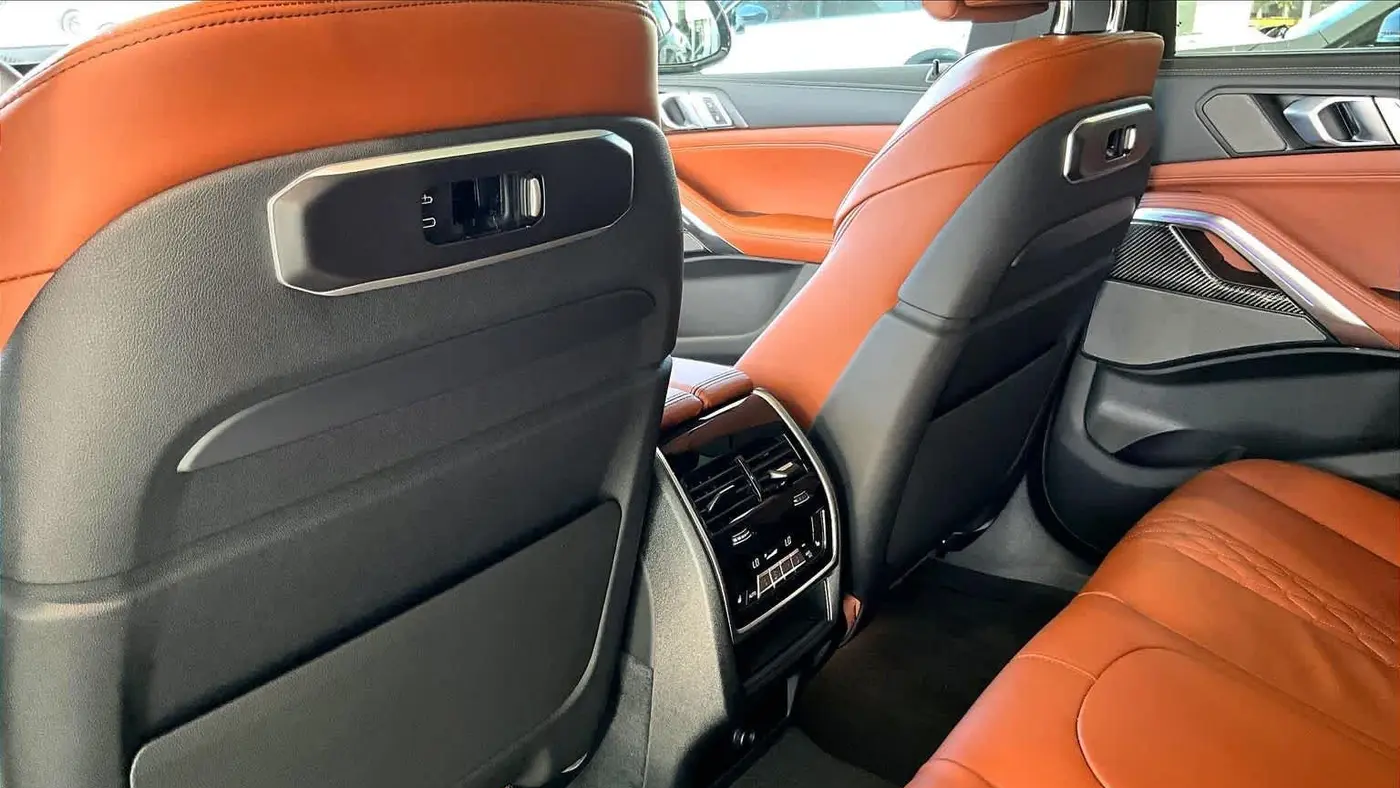 2027 BMW X6 M60i