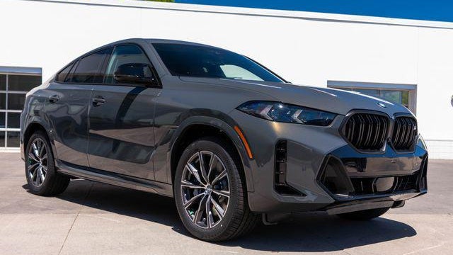 2027 BMW X6 M60i