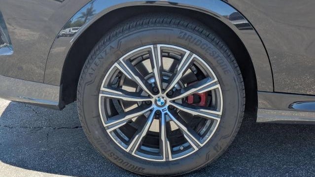 2025 BMW X6 M60i