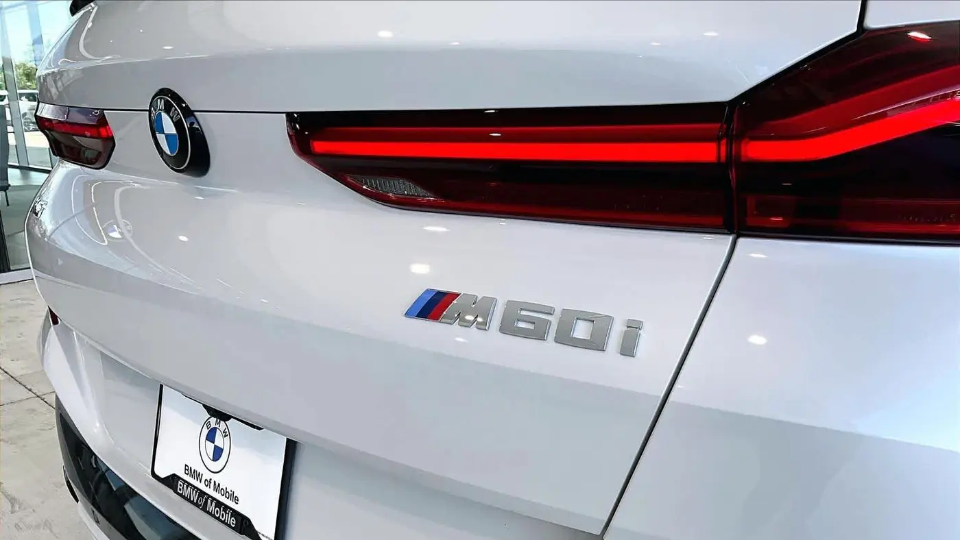 2027 BMW X6 M60i