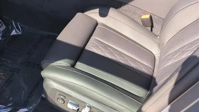 2027 BMW X6 M60i