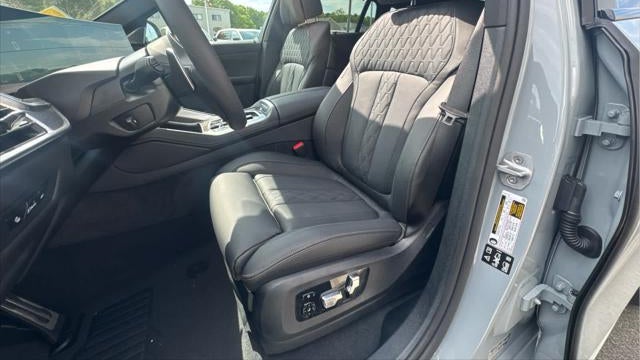 2027 BMW X6 M60i