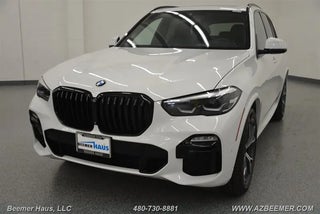 2020 BMW X5 with Alpine White Exterior