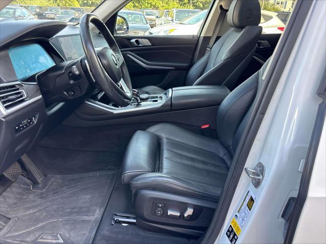2022 BMW X7 - $36,900