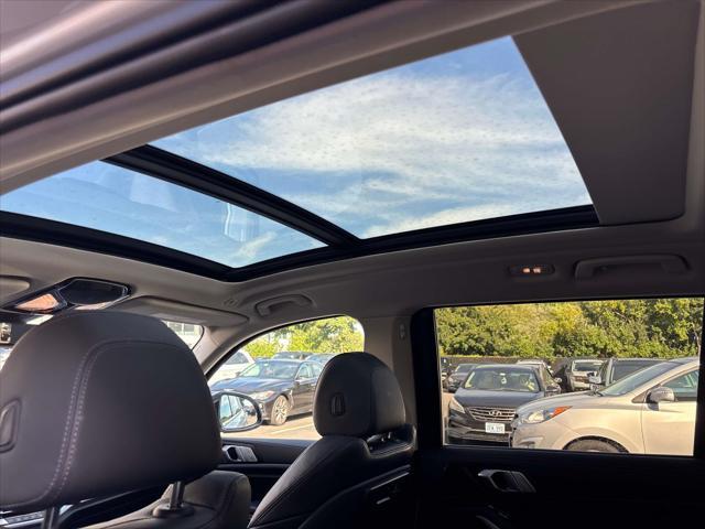 2022 BMW X7 - $36,900