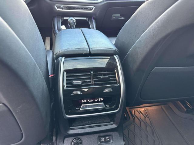 2022 BMW X7 - $36,900