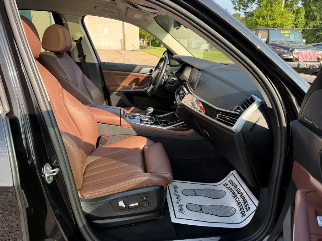 2020 BMW X7 - $29,496