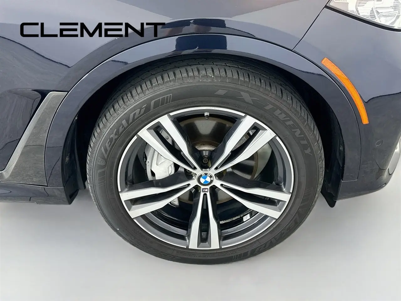 2020 BMW X7 - $27,966