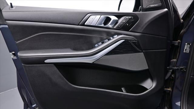 2022 BMW X7 M50i