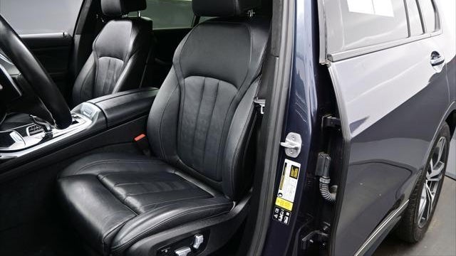 2022 BMW X7 M50i