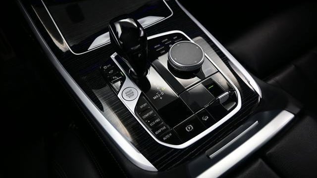 2022 BMW X7 M50i