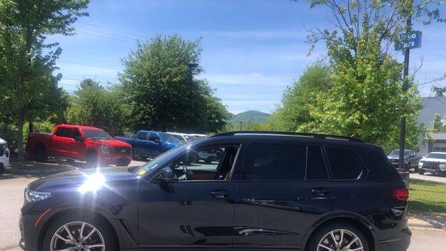 2021 BMW X7 M50i