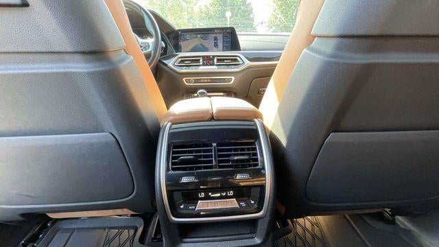 2021 BMW X7 M50i