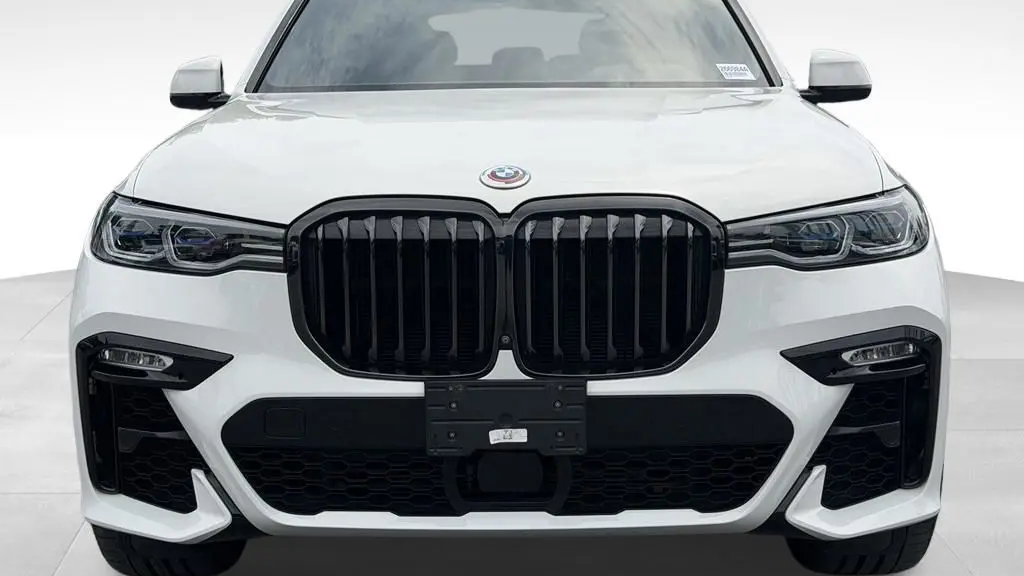 2022 BMW X7 M50i