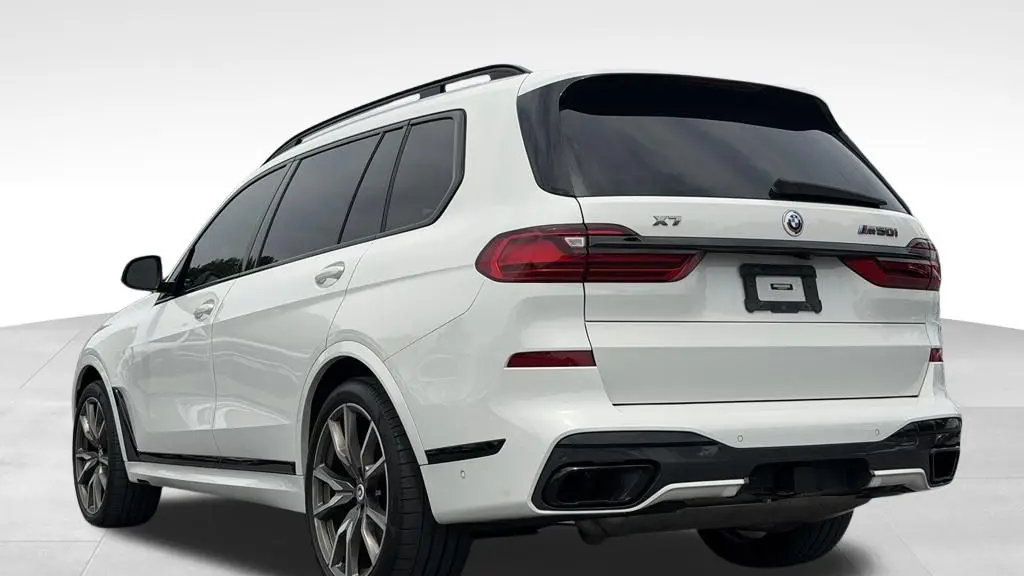 2022 BMW X7 M50i