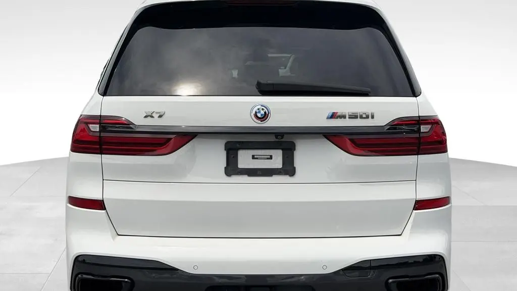 2022 BMW X7 M50i
