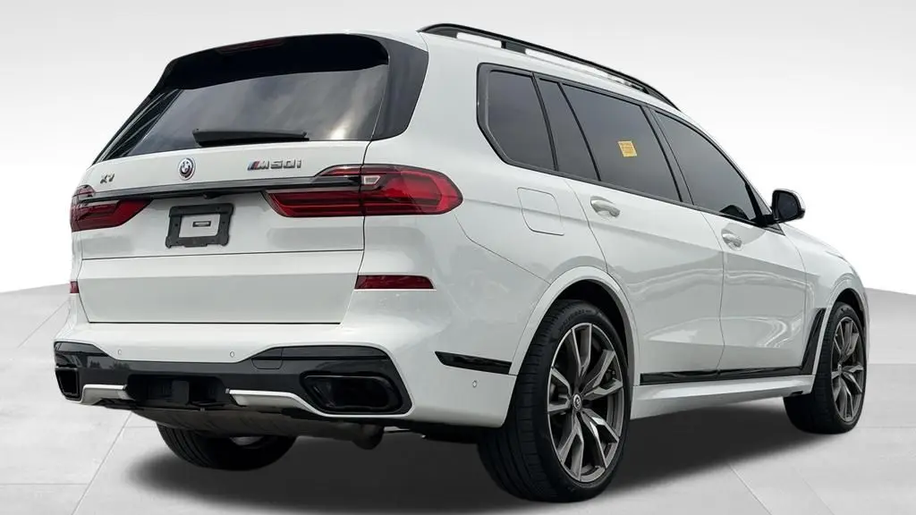 2022 BMW X7 M50i