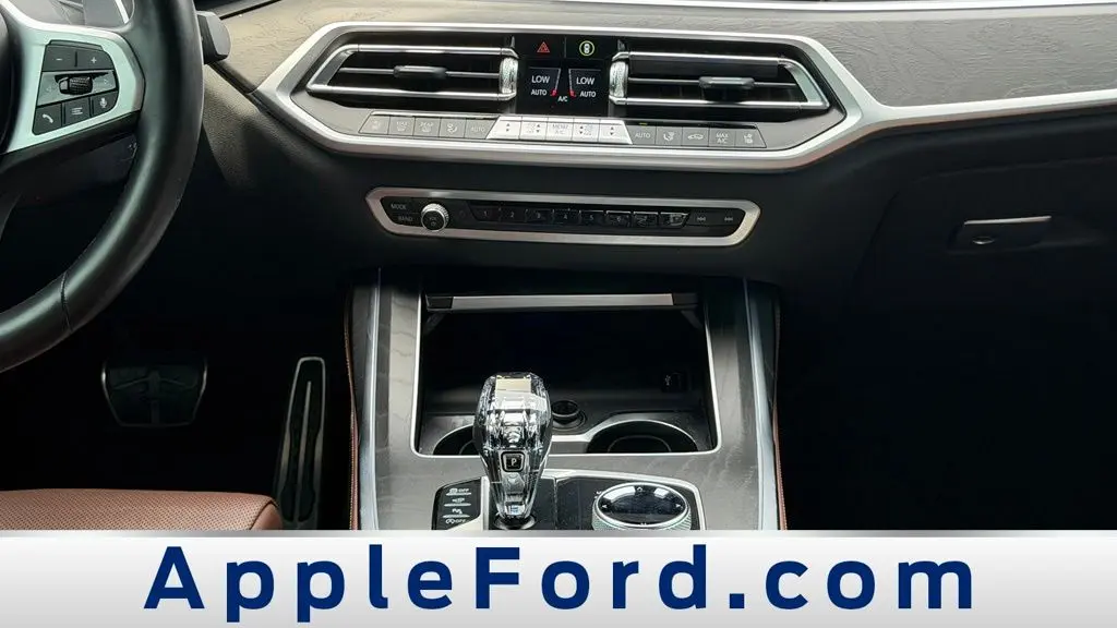 2022 BMW X7 M50i
