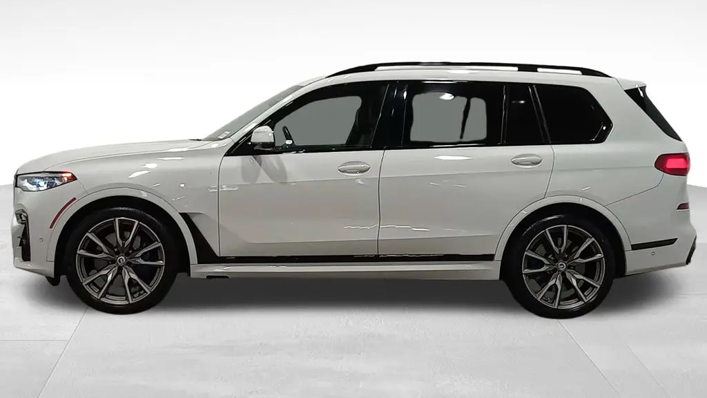 2022 BMW X7 M50i