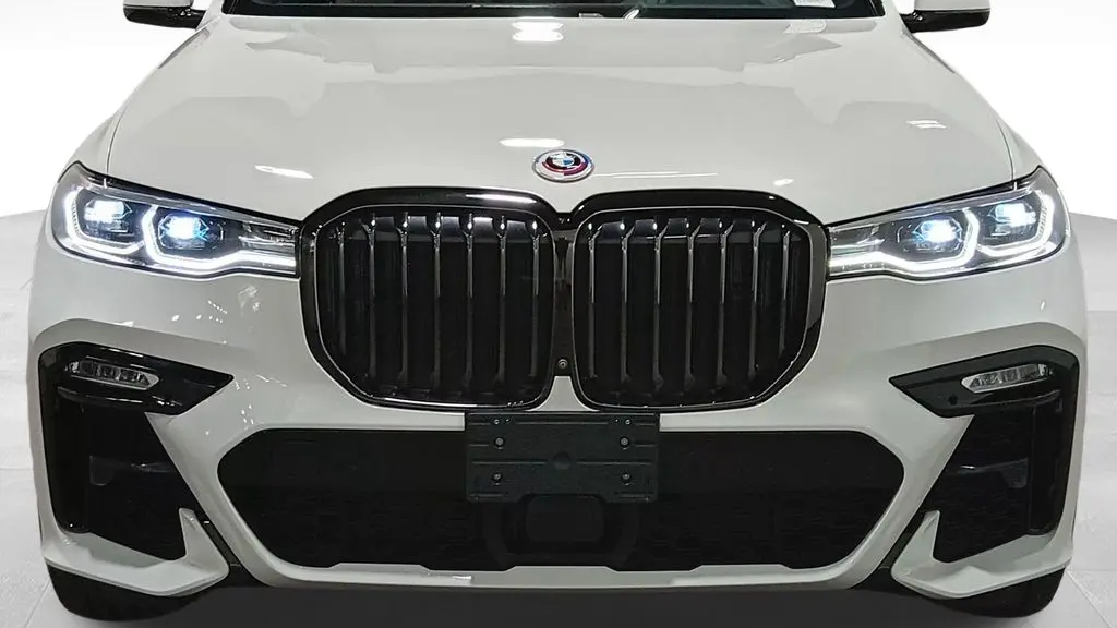 2022 BMW X7 M50i
