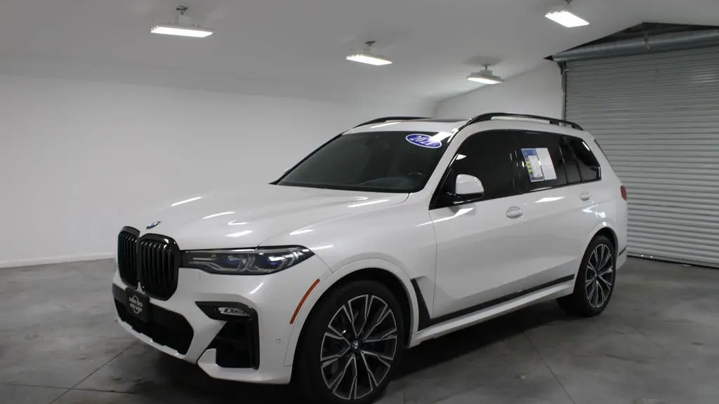 2021 BMW X7 M50i