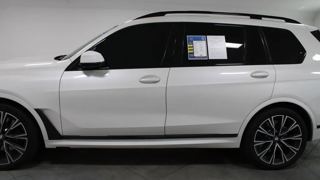 2021 BMW X7 M50i