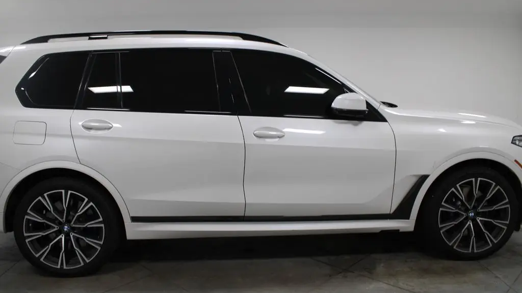 2021 BMW X7 M50i