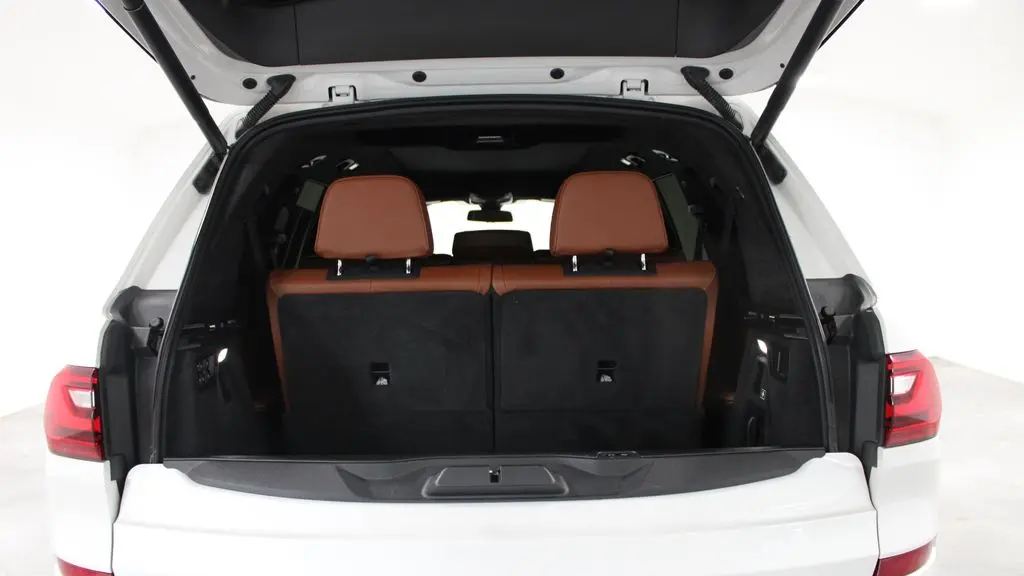 2021 BMW X7 M50i