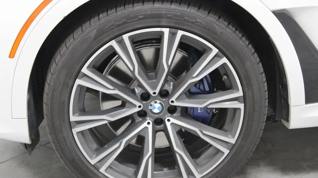 2021 BMW X7 M50i