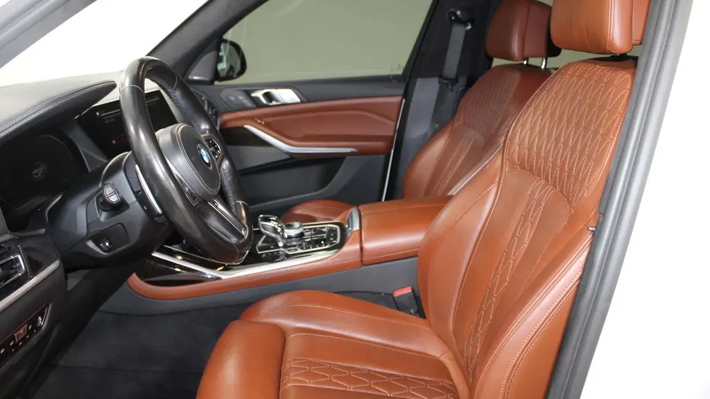 2021 BMW X7 M50i