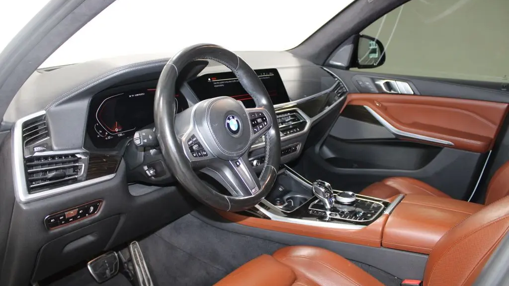 2021 BMW X7 M50i