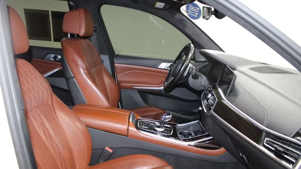 2021 BMW X7 M50i