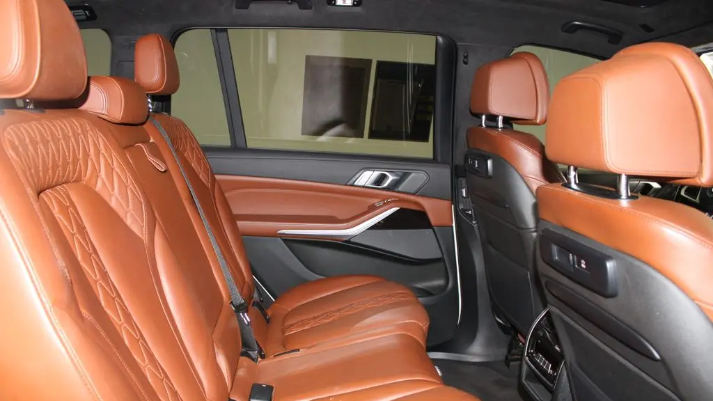 2021 BMW X7 M50i