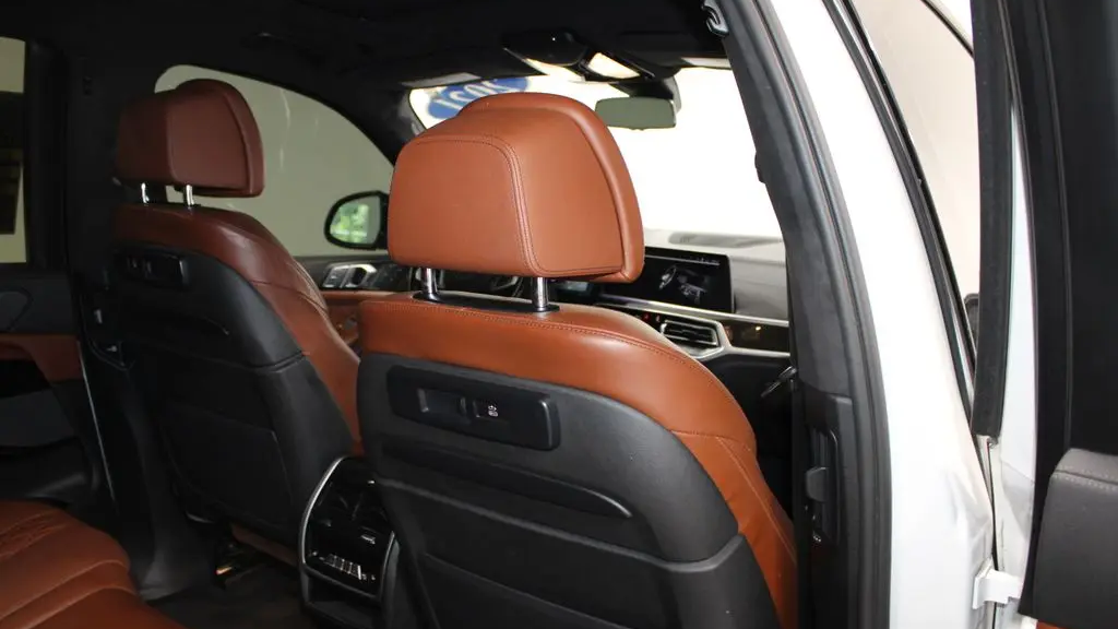2021 BMW X7 M50i