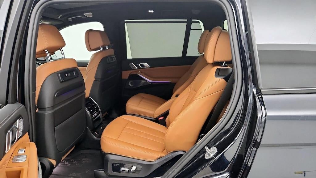 2021 BMW X7 M50i