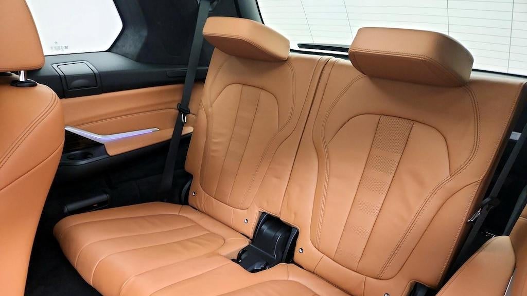 2021 BMW X7 M50i