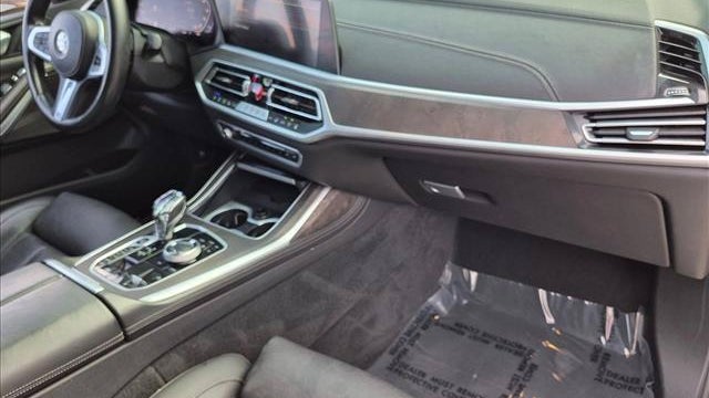 2021 BMW X7 M50i