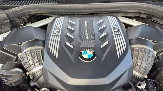 2021 BMW X7 M50i