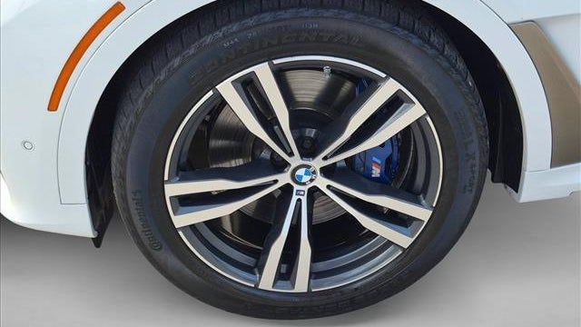 2021 BMW X7 M50i