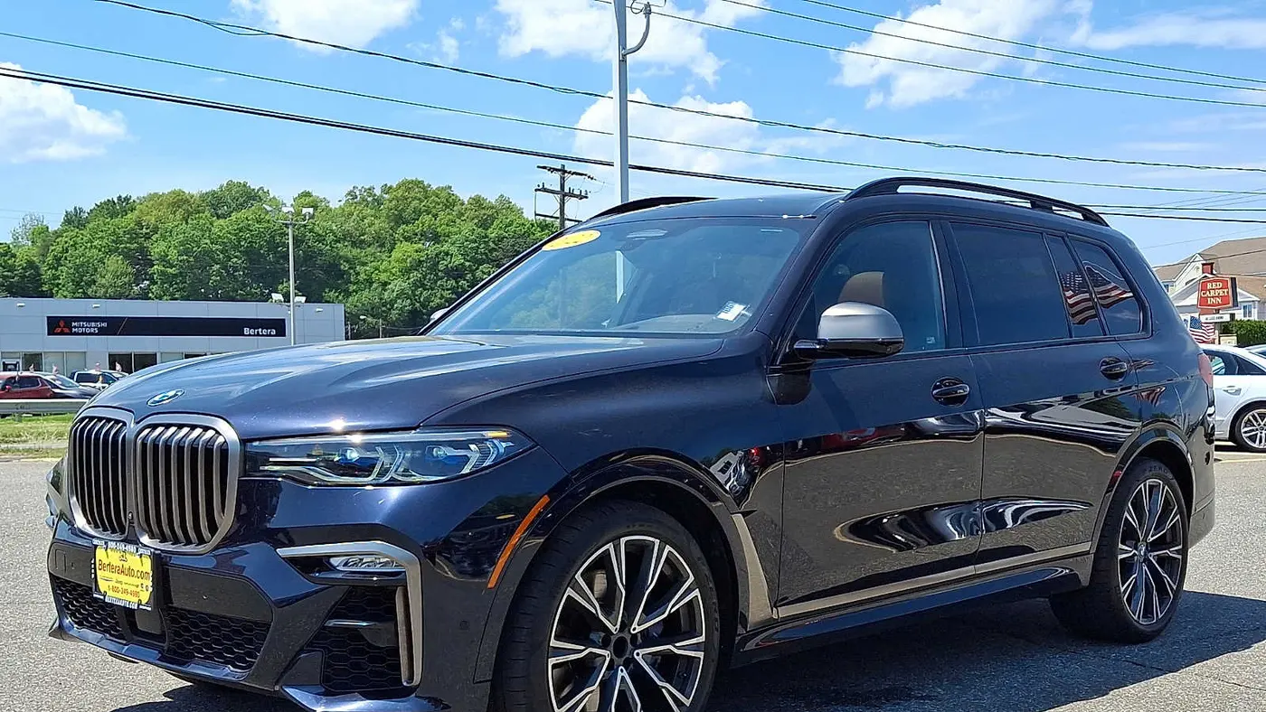 2022 BMW X7 M50i