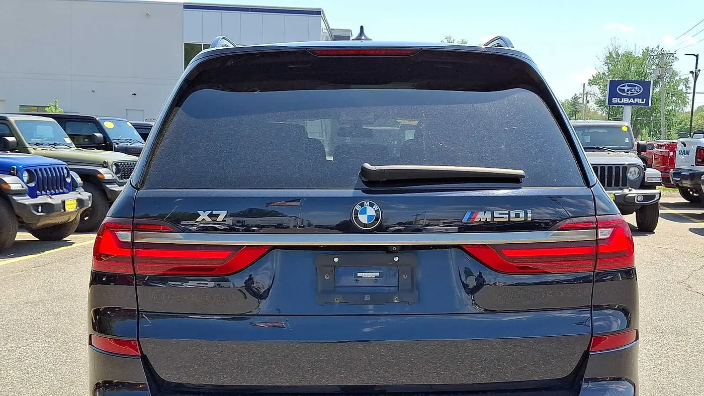 2022 BMW X7 M50i