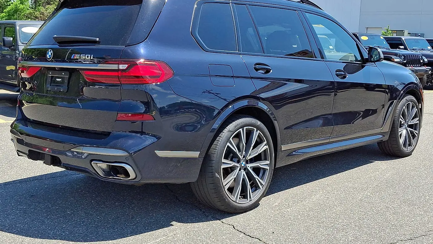 2022 BMW X7 M50i