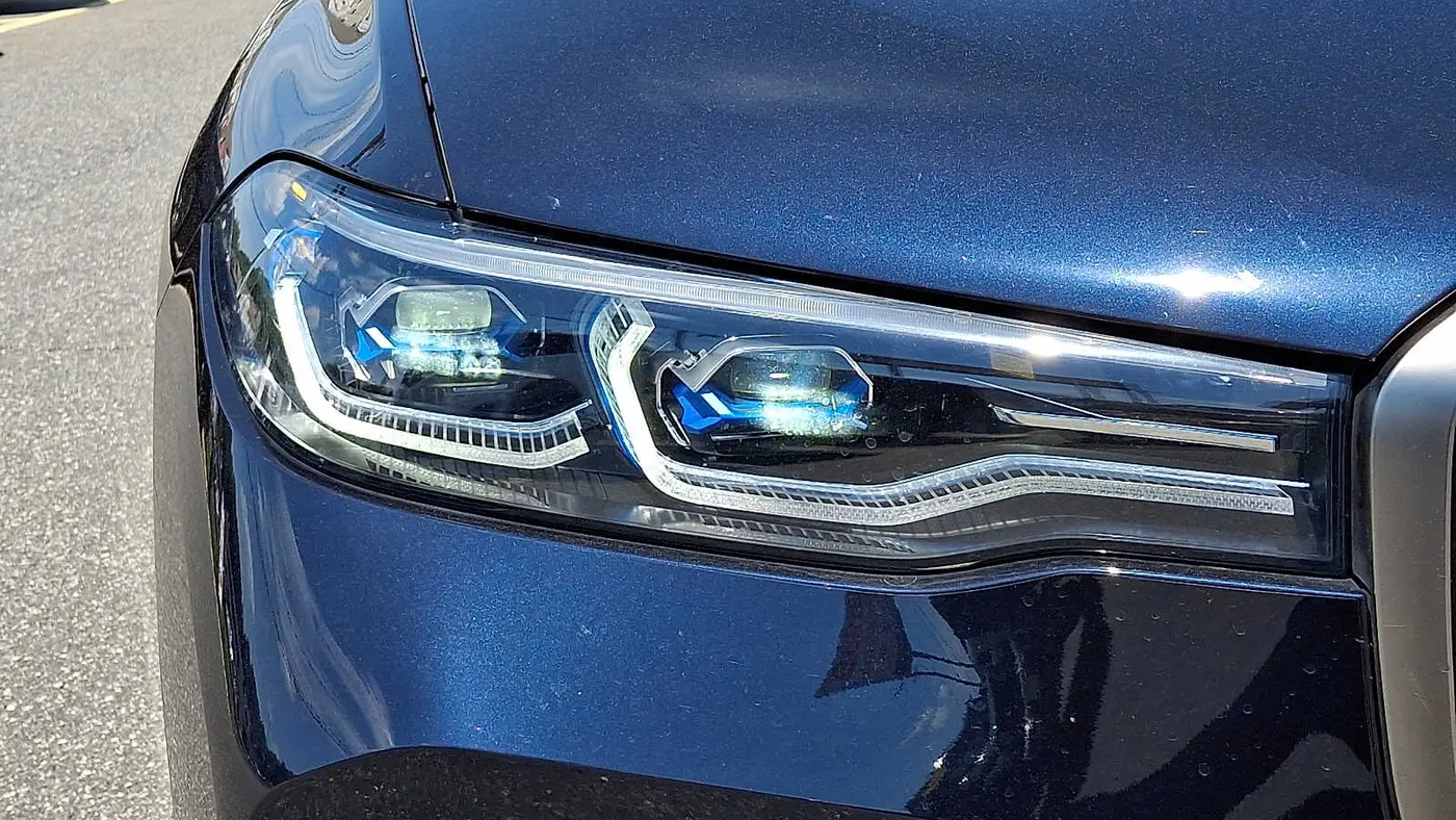 2022 BMW X7 M50i